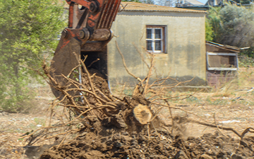 Fire regulation hillside cleanup and junk removal services in Los Angeles